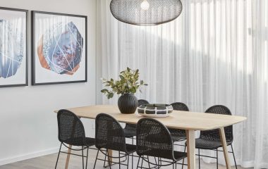 Champion Nova 252_Dining 1